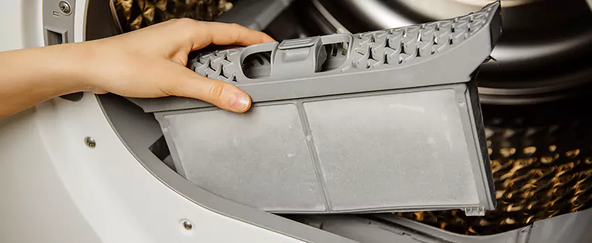 Signs Of A Clogged Dryer Lint Trap in Spanaway, Washington